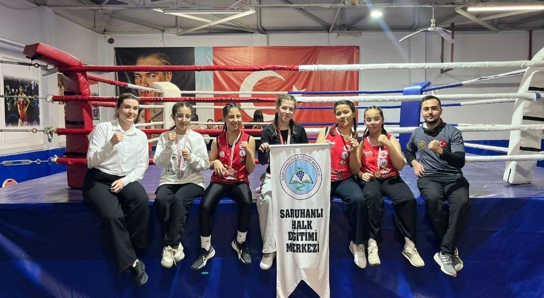 Saruhanlı'nın Minik Yıldızları Ringi Dar Etti: 10 Madalya