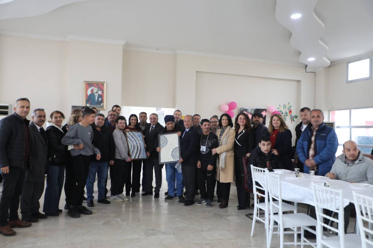 Yunusemre’de Muhtarlardan Kandil Hayrı: Protokol Buluştu