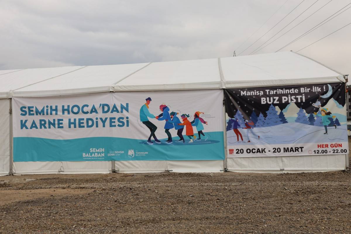 Semih Hoca’dan öğrencilere buz pateni karne hediyesi