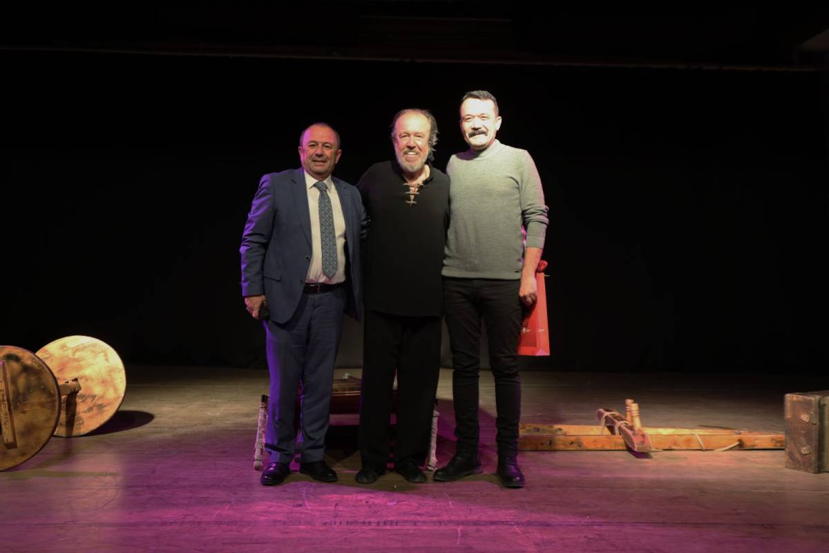 Kuvayi Milliye oyunu Yunusemre’de sahnelendi