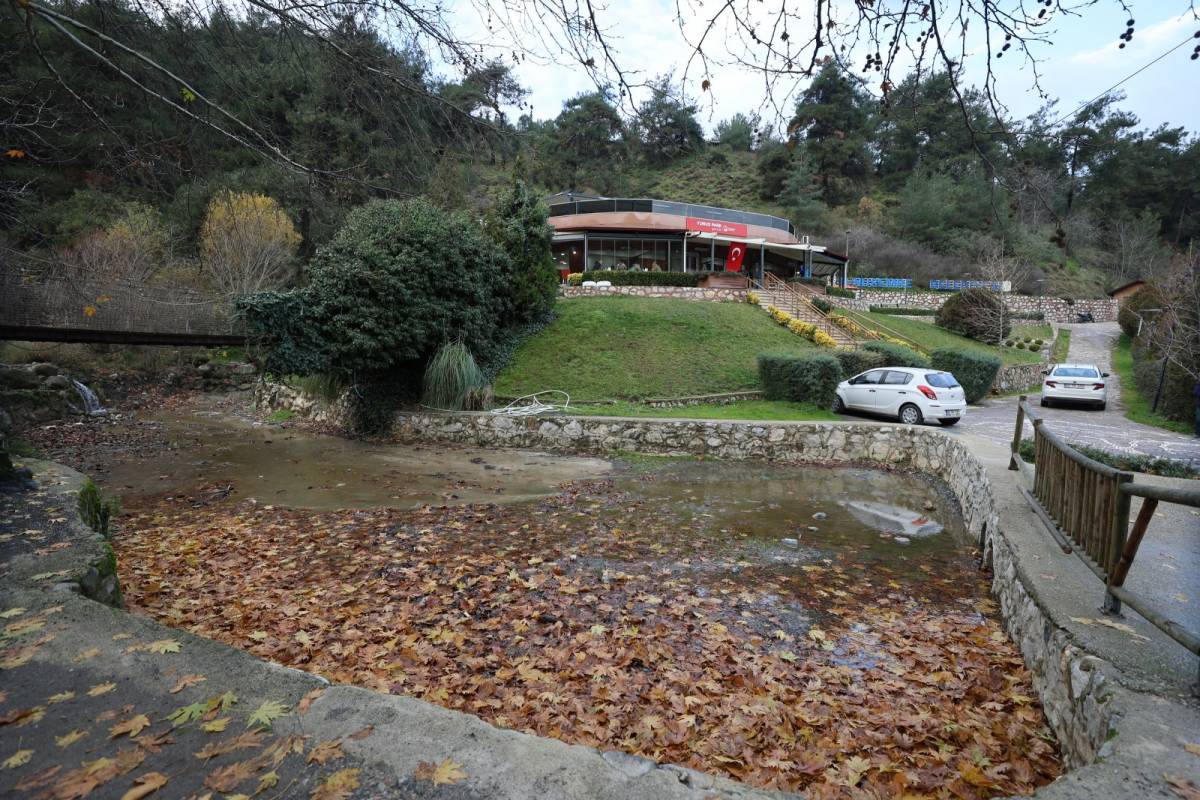 Gençlik Kafe Yunusemre’de gençlerin buluşma noktası