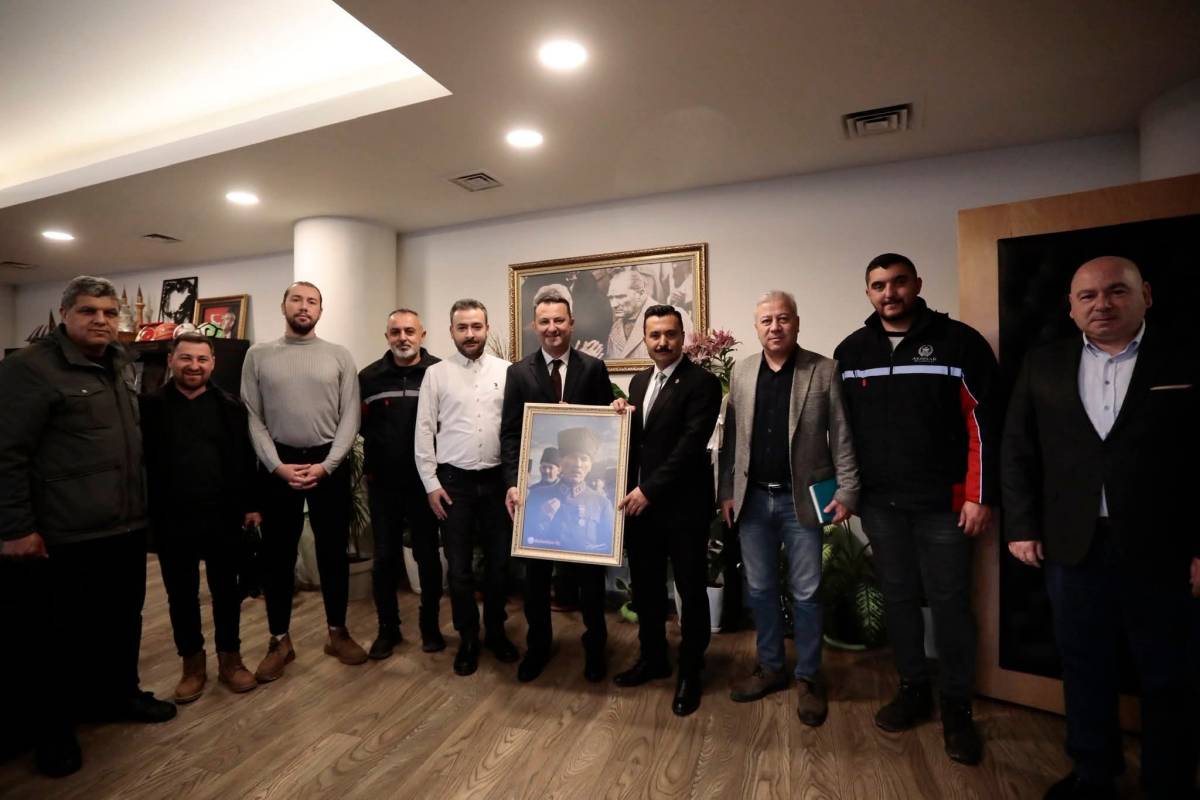 Akhisar Belediyesi’nde toplu sözleşme sevinci