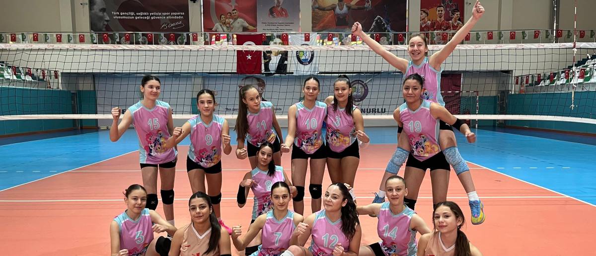 Akhisar’ın Küçük Sultanları Finallere Hızlı Başladı: 3-0