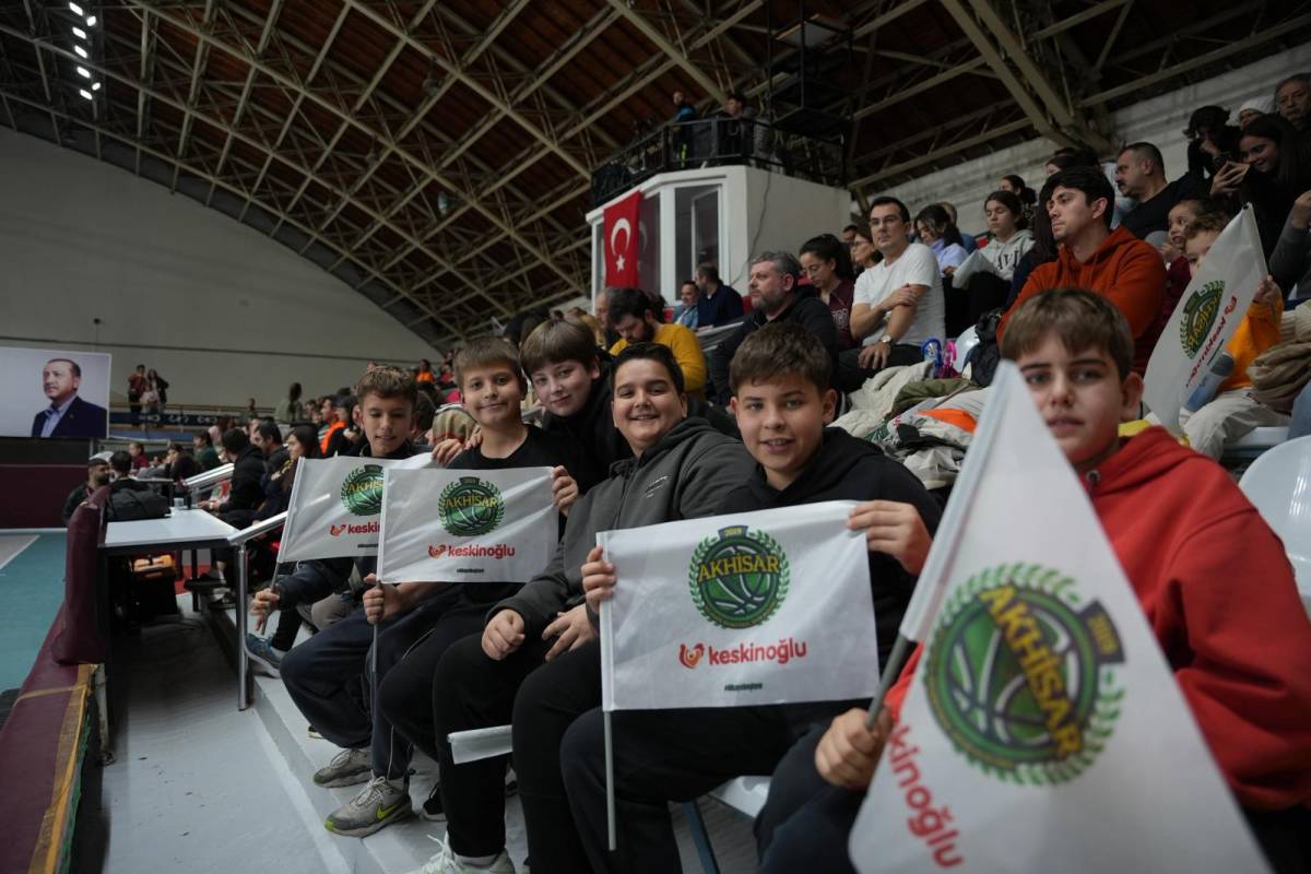 Potanın Devleri Durdurulamıyor: Akhisar Farklı Kazandı