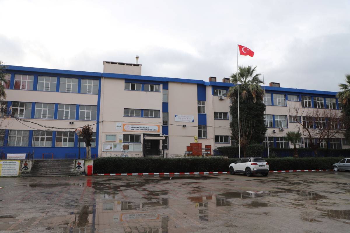 Turgutlu Belediyesi’nden kente estetik dokunuşlar