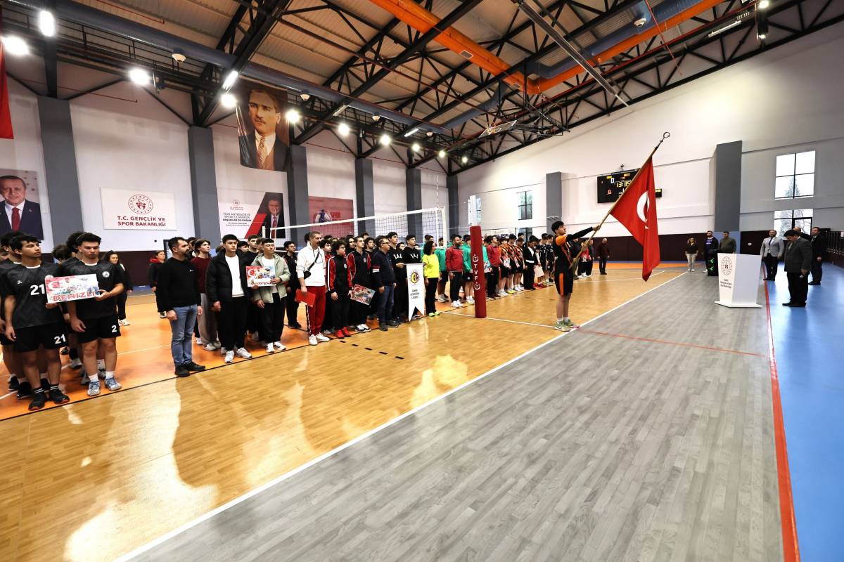 Manisa’da Okul Sporları Voleybol Heyecanı Başladı