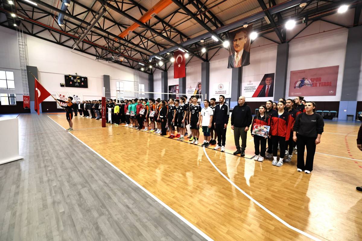 Manisa’da Okul Sporları Voleybol Heyecanı Başladı