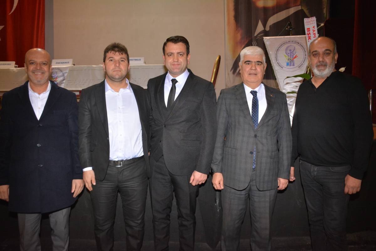 Akhisar Terziler Odası’nda Sami Ekerbiçer Güven Tazeledi