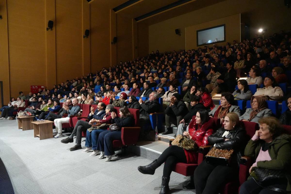 Aziz Nesin oyunu Turgutlu’da beğeni topladı