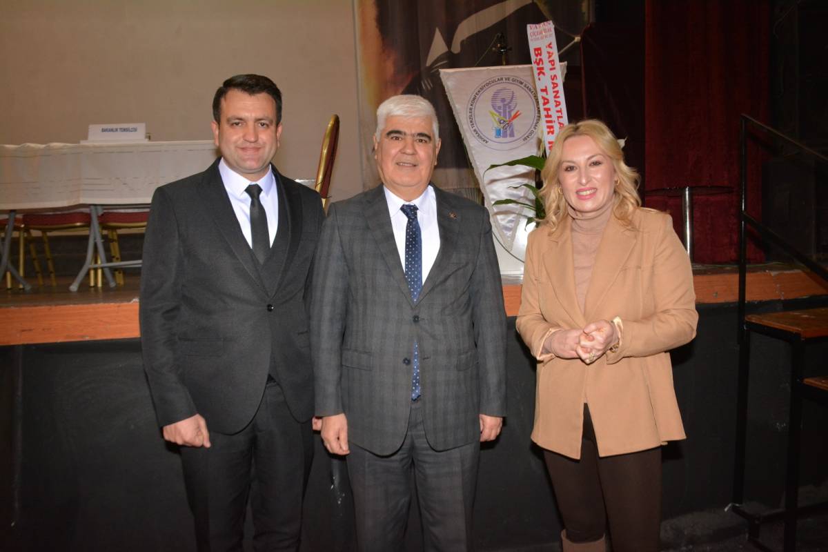 Akhisar Terziler Odası’nda Sami Ekerbiçer Güven Tazeledi