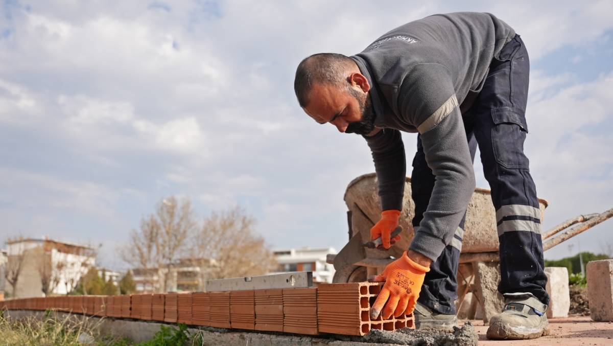 Akhisar’da Engeller Kalkıyor: Misafirhane Yükseliyor