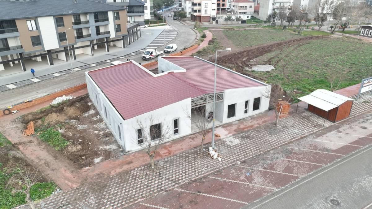 Akhisar’da Engeller Kalkıyor: Misafirhane Yükseliyor