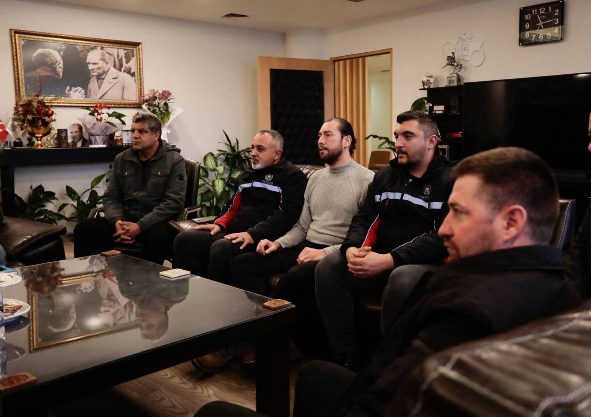 Akhisar Belediyesi’nde toplu sözleşme sevinci