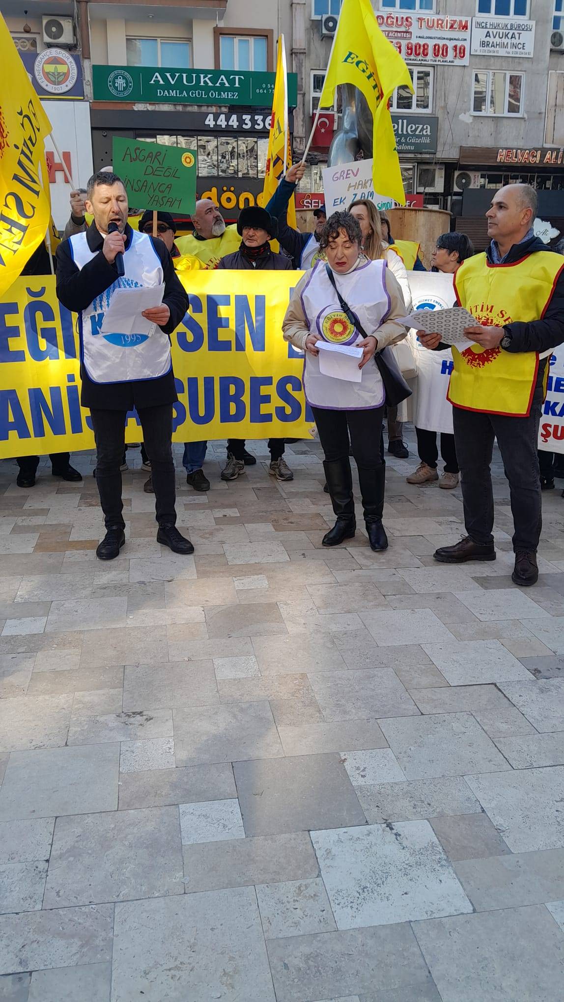 Manisa’da kamu emekçileri “geçinemiyoruz” dedi