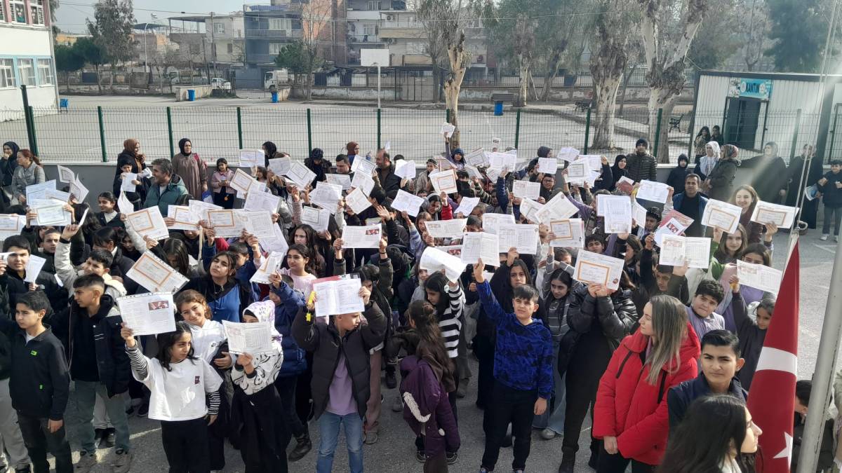 Hafsa Sultan Ortaokulunda Karne ve Tatil Sevinci