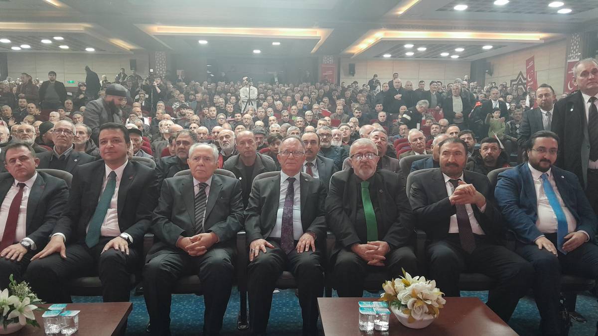 Mahmut Arıkan Manisa’da: “Milletin altınlarını kim aldı?”