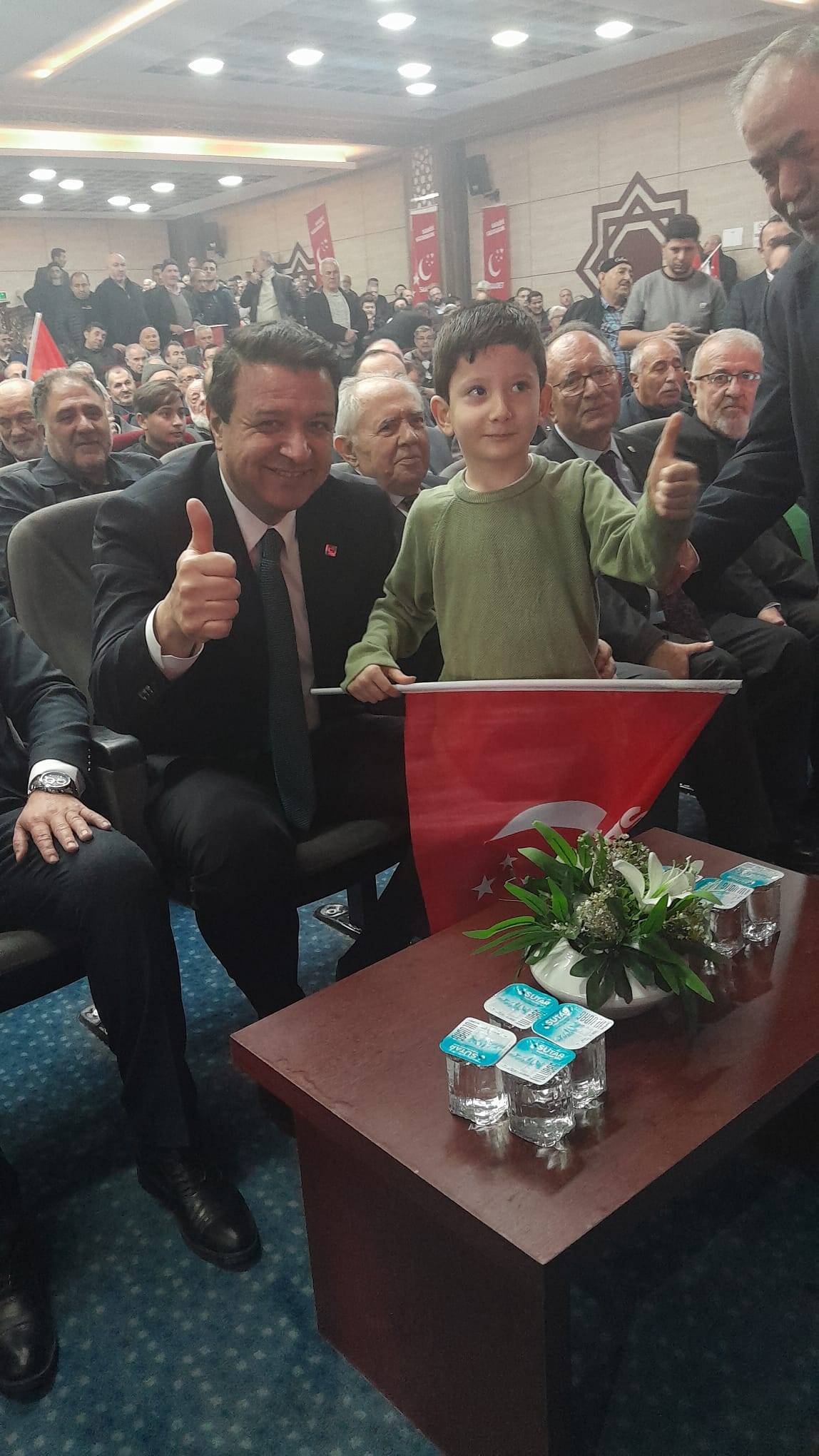 Mahmut Arıkan Manisa’da: “Milletin altınlarını kim aldı?”