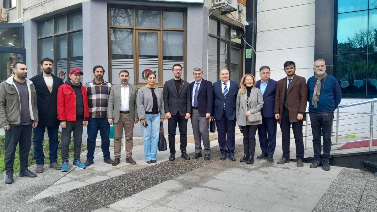 DEVA’lı Mehmet Emin Ekmen’den Manisa Gazeteciler Cemiyeti’ne ziyaret