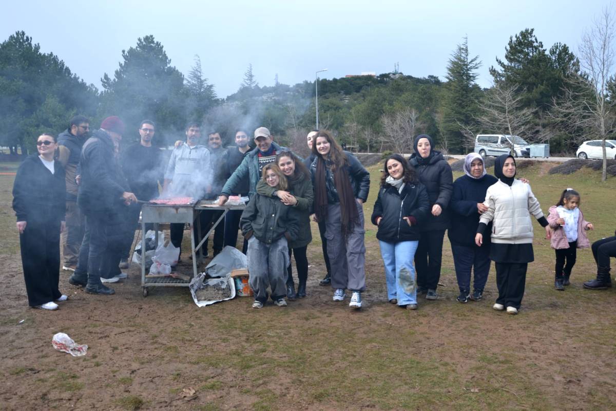 Gazeteciler Spil Dağı’nda stres attı
