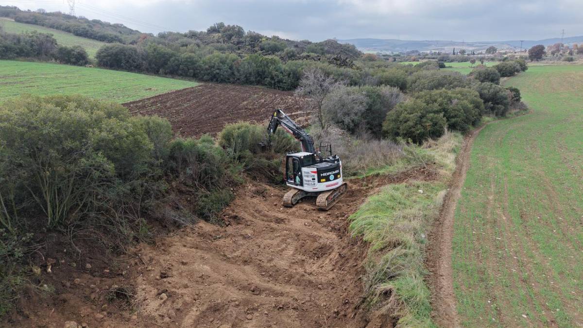Büyükşehir tarım arazilerini taşkına karşı koruyor