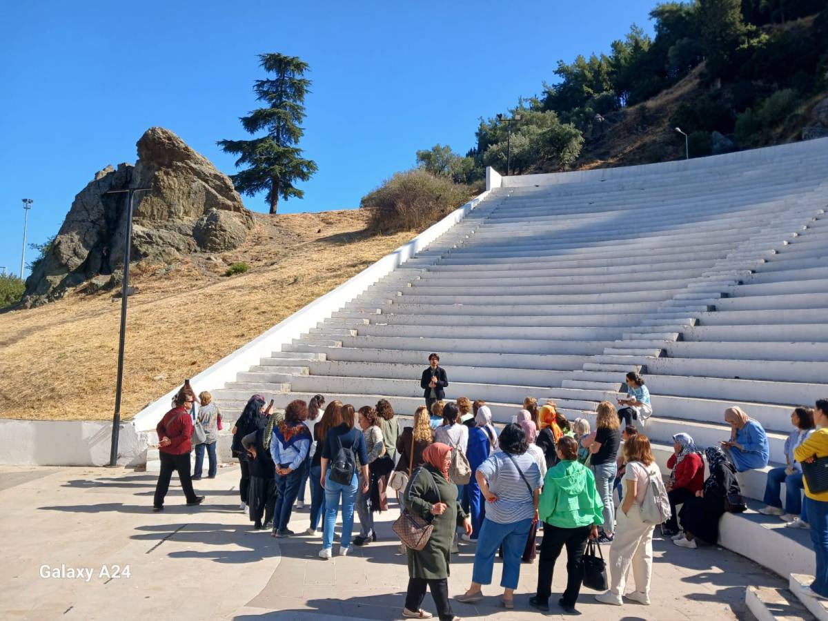 Büyükşehir’in kültür turlarıyla 9 bin 767 kadın buluştu