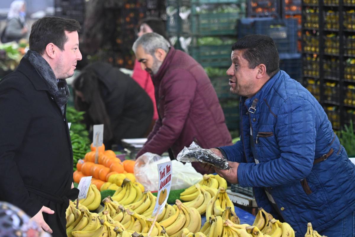 Salihli’de Çarşamba Pazarı esnafına kış desteği
