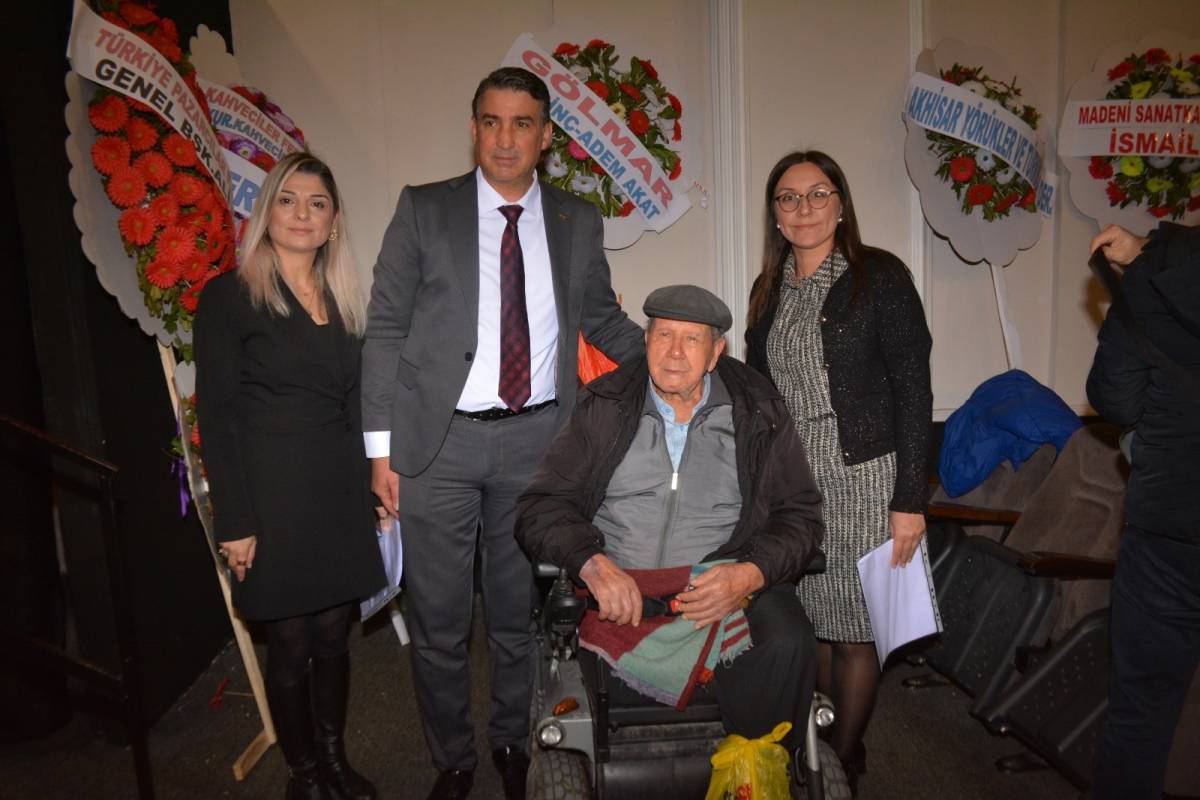 Zafer Kara Akhisar Bakkallar Odası’nda güven tazeledi