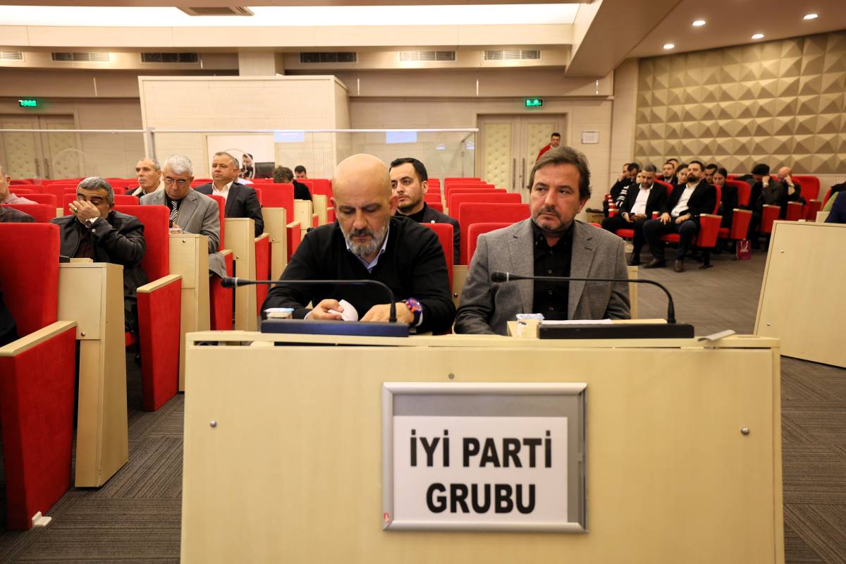 Şehzadeler’de Yeni Dönem: Hakan Şimşek İlk Meclisi Yönetti