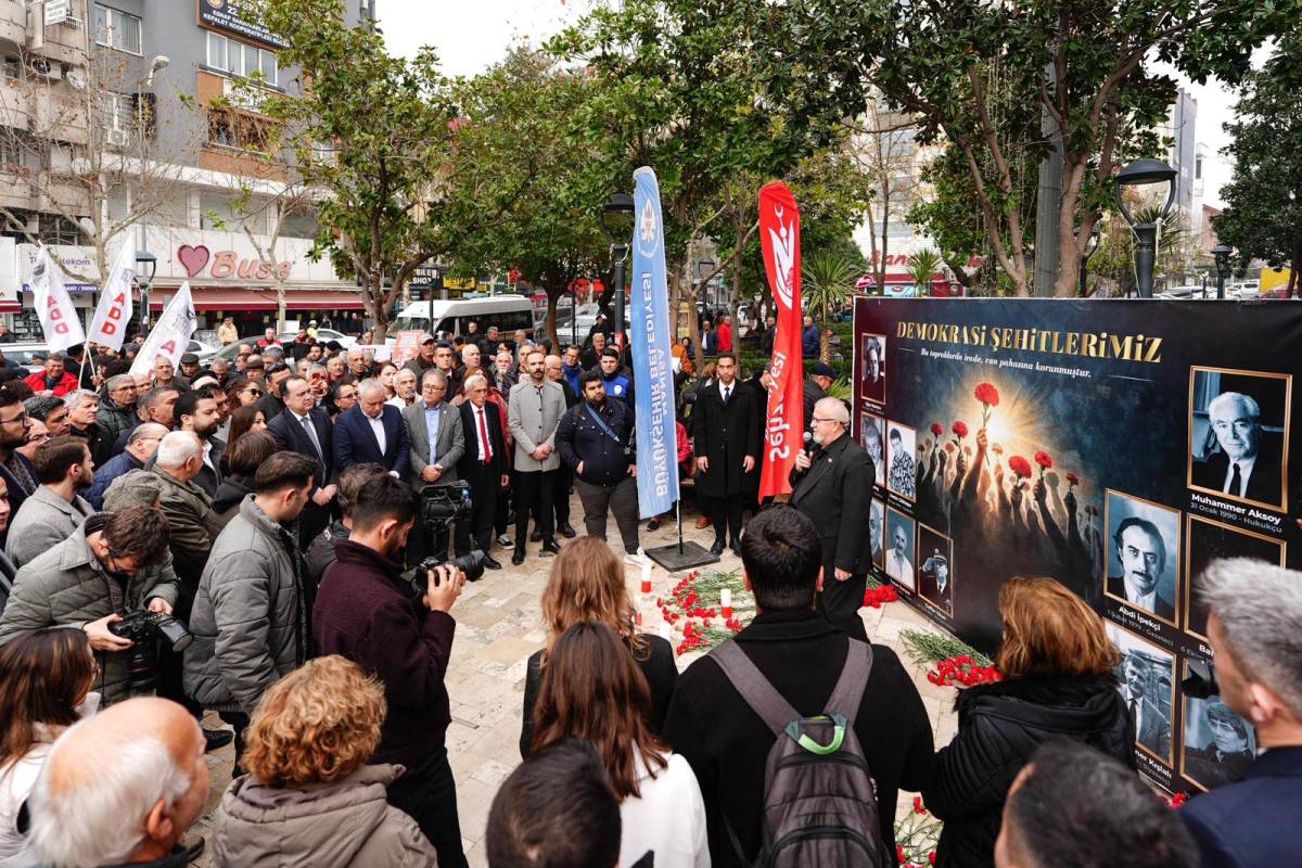 Gazeteciliğin keskin kalemi Uğur Mumcu Manisa’da anıldı