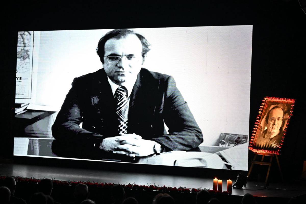 Gazeteciliğin keskin kalemi Uğur Mumcu Manisa’da anıldı