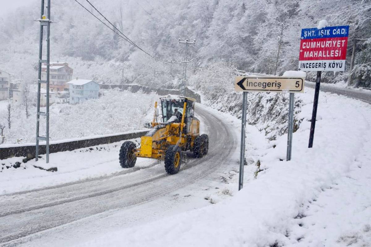 Giresun’da Yüksek Kesimlerde Kar Mesaisi Başladı