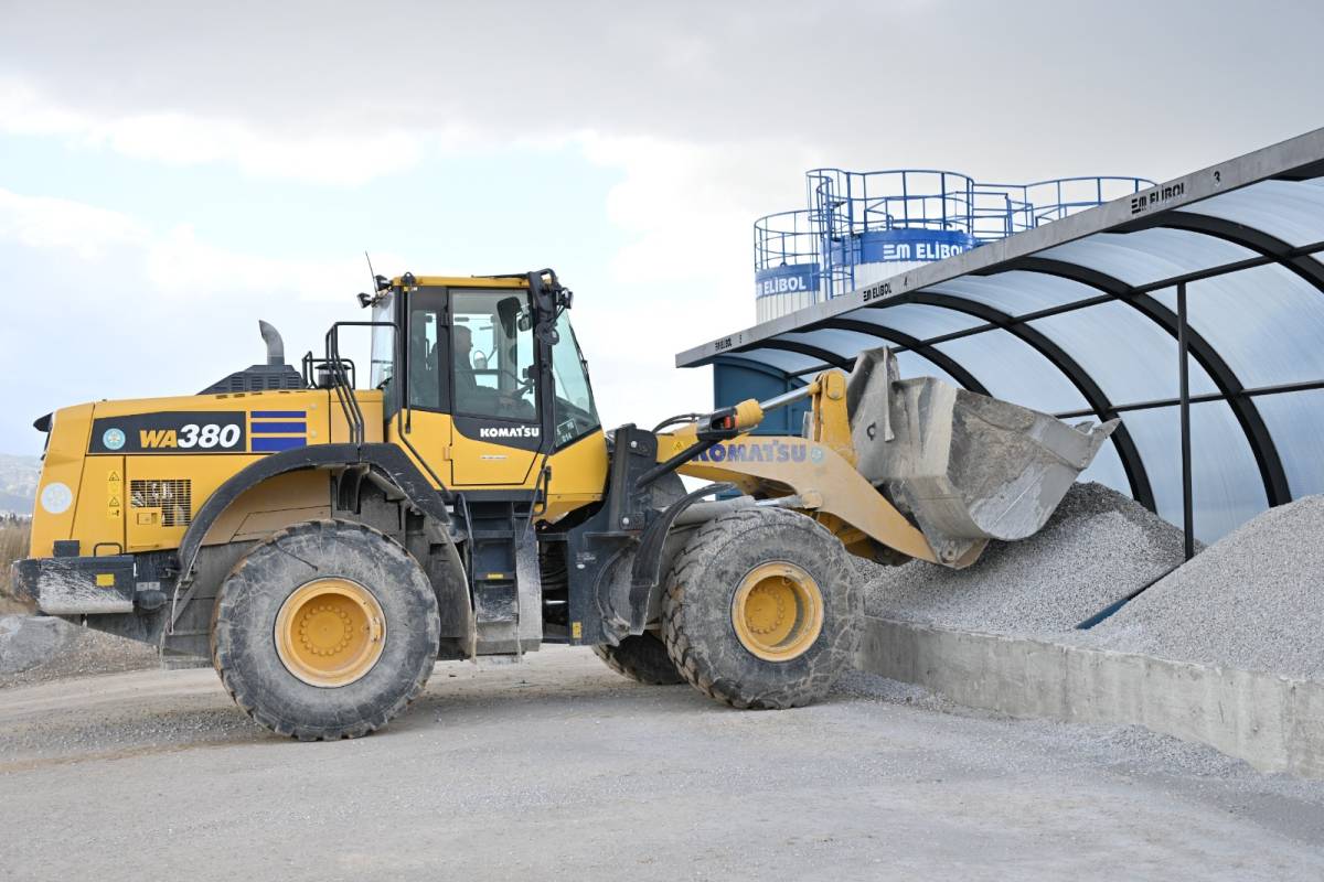 Manisa Büyükşehir’den asfalt seferberliği: hedef 120 bin ton