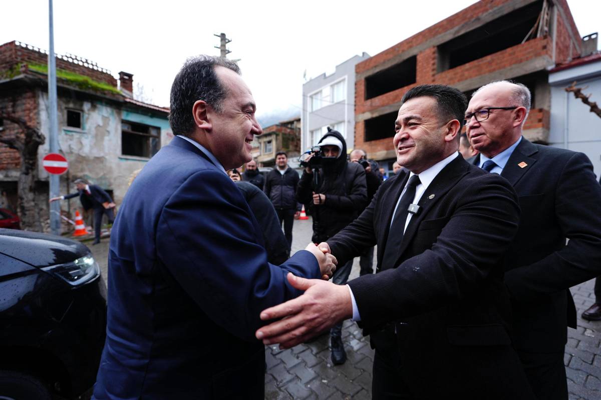 Başkan Dutlulu Kırkağaç’ta muhtarlar ve STK’larla buluştu