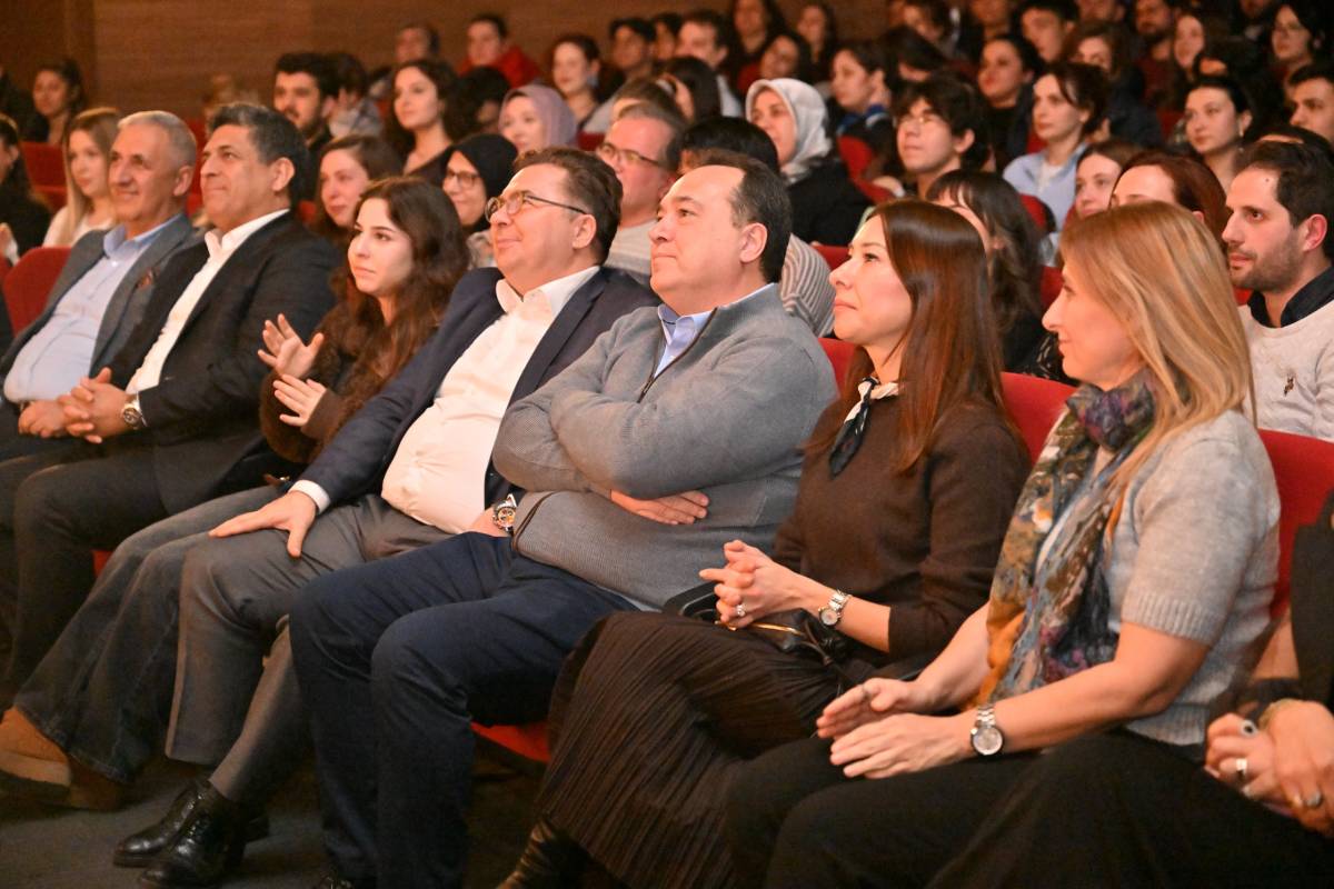 ‘Şiddetli Geçimsizlik’ Manisa’da dünya prömiyerinde