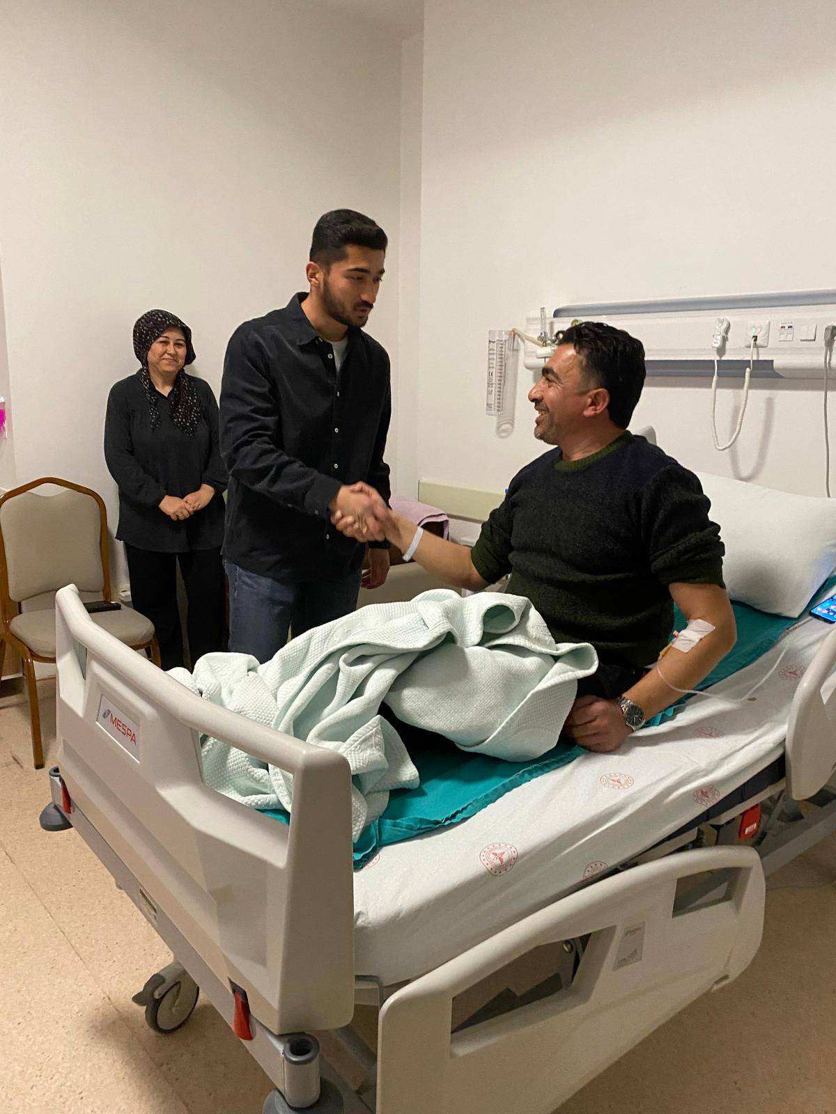 AK Parti Manisa Gençlik Kollarından Şehrin Dört Yanında Vefa