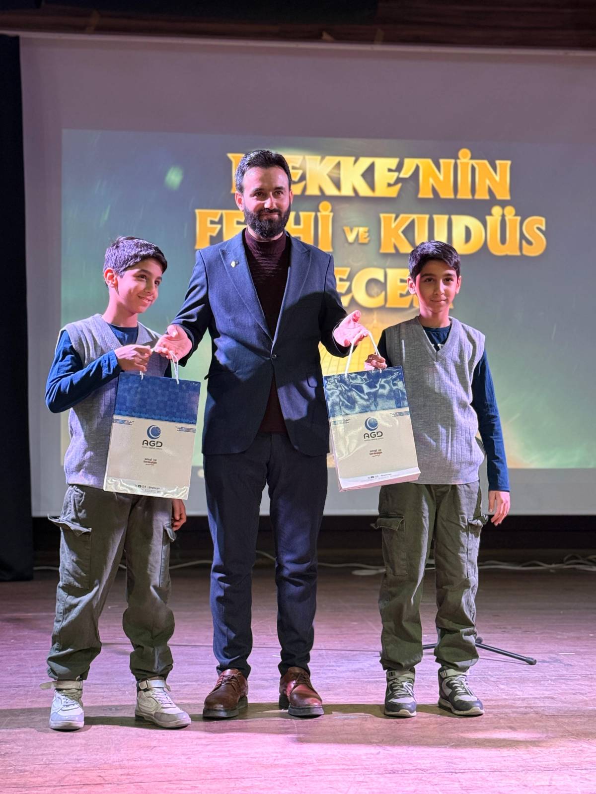 Manisa’da Mekke’nin Fethi ve Kudüs Gecesi