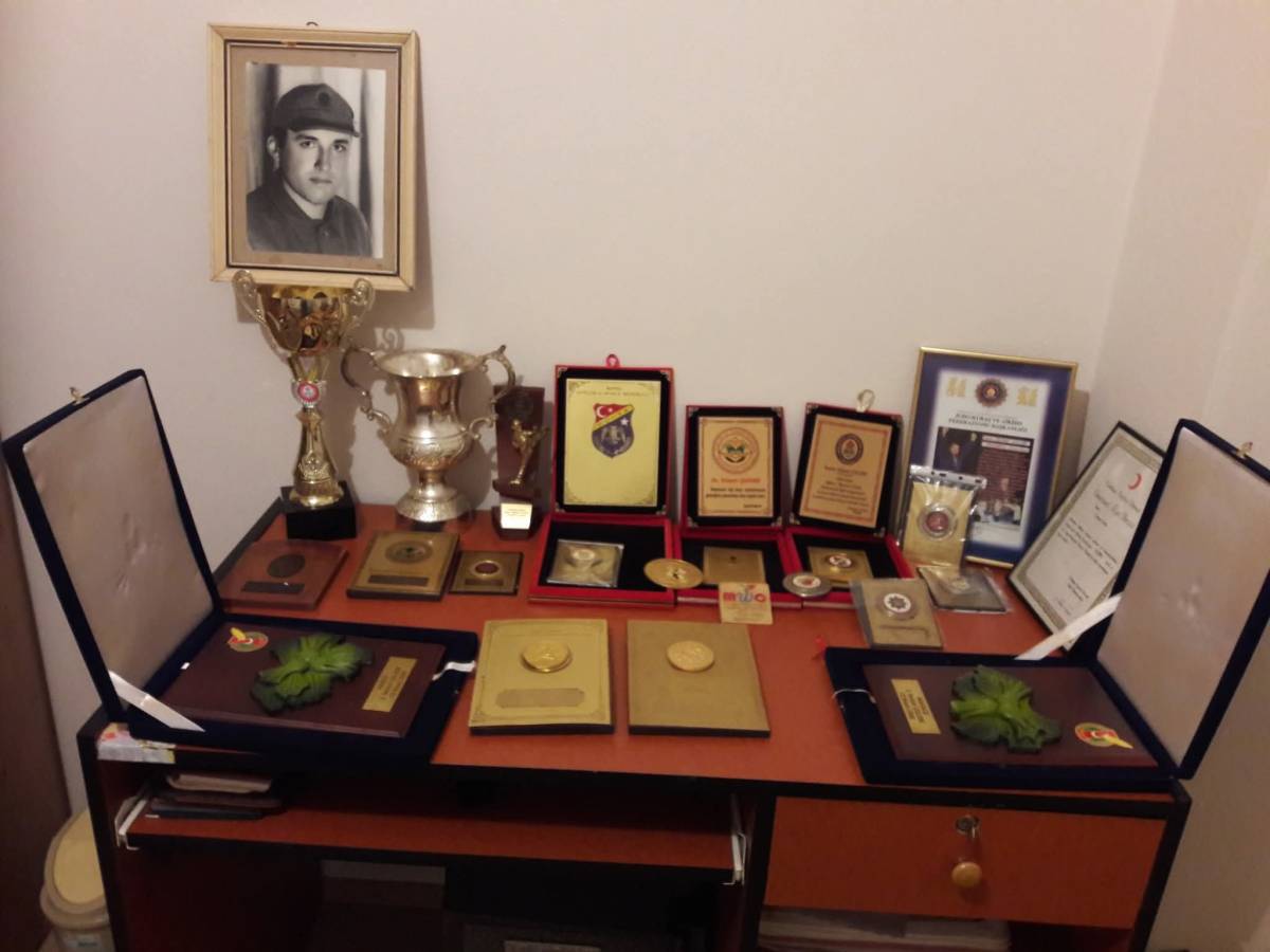 Basının Yarım Asırlık Çınarı, Minderin Milli Gururu