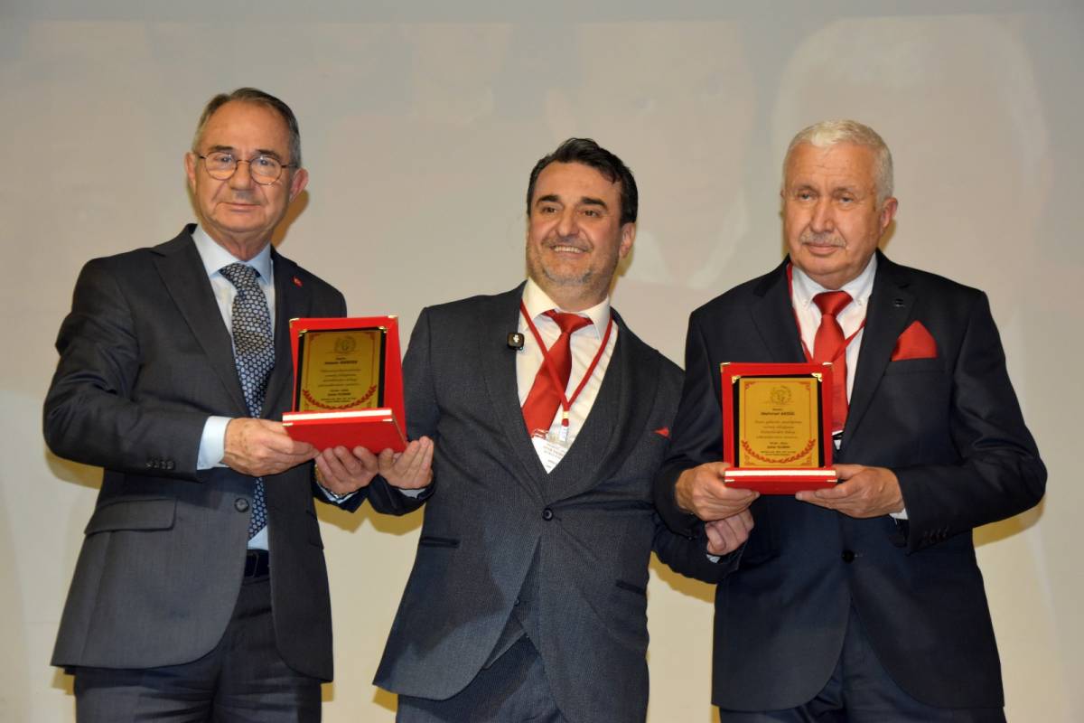 Aşçı Mehmet Abi’den Duygusal Veda: Hakkınızı Helal Edin