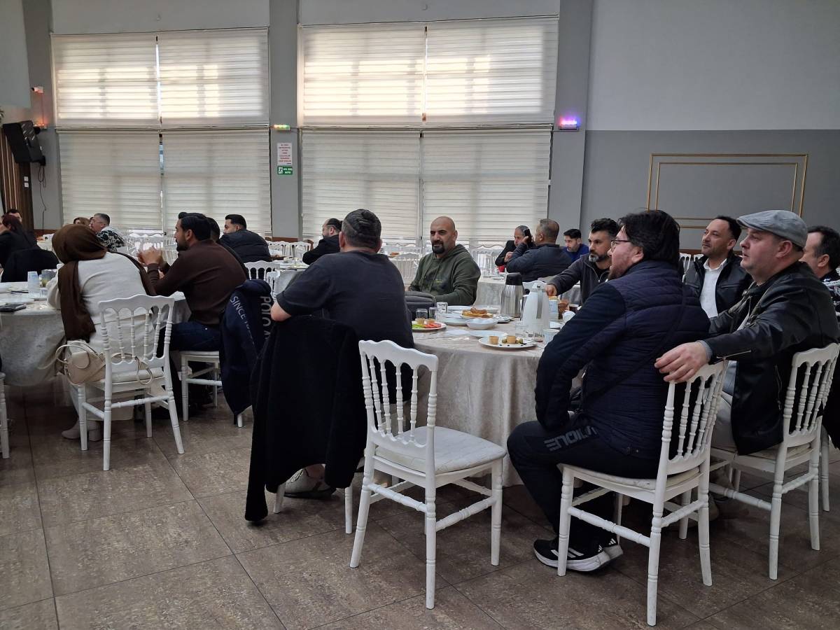 Rahime Ecerbilgiç’ten Gövde Gösterisi Gibi Kahvaltı