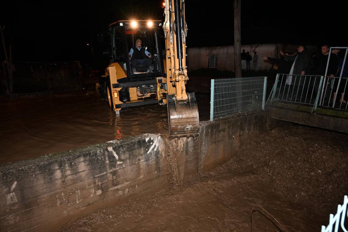 Büyükşehir ve MASKİ yağışta 600 personelle sahada