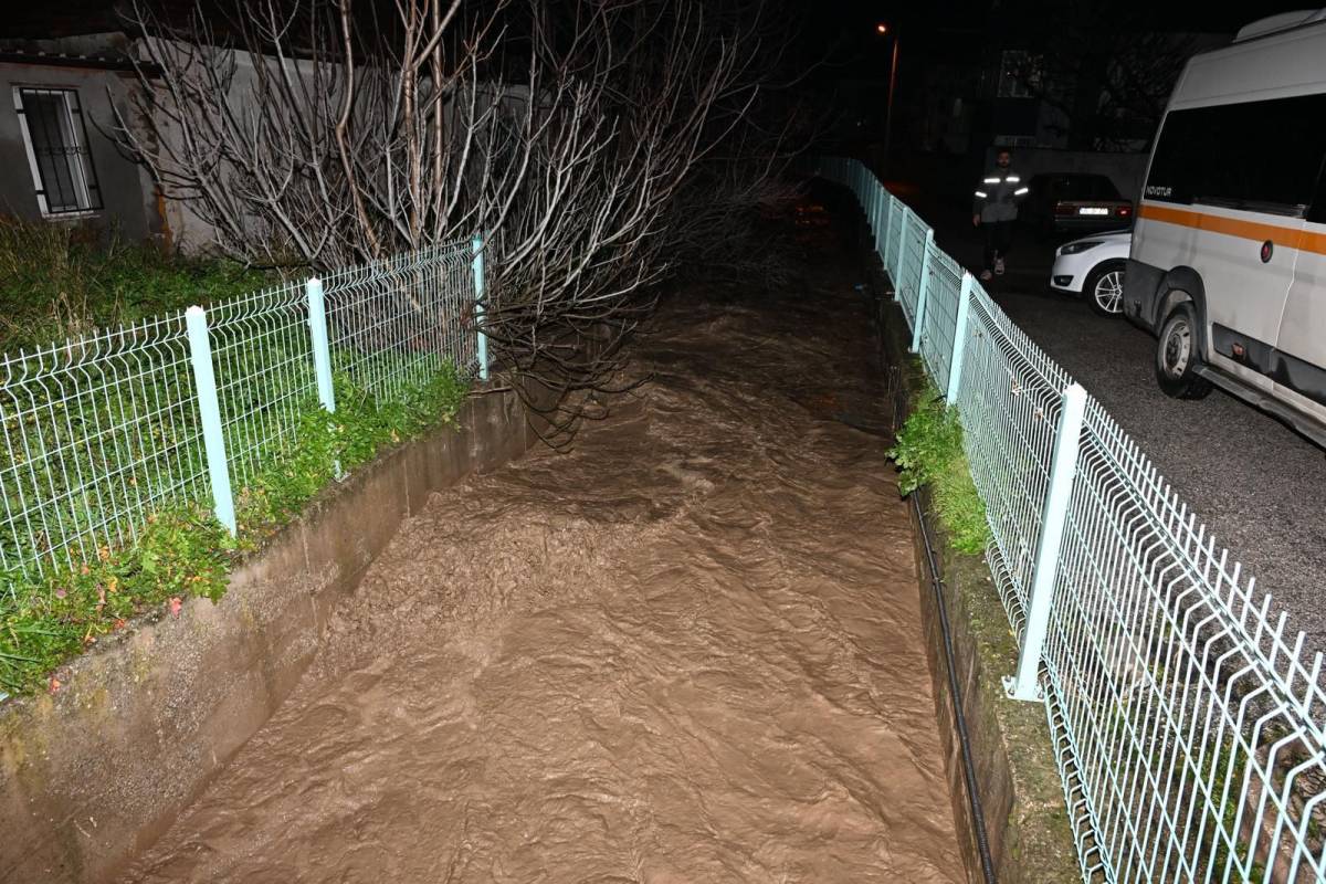 Büyükşehir ve MASKİ yağışta 600 personelle sahada