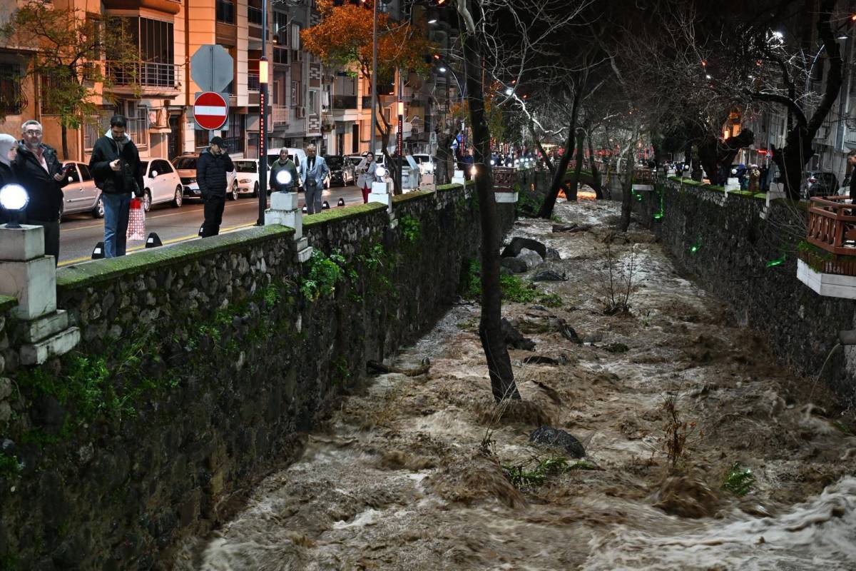 Büyükşehir ve MASKİ yağışta 600 personelle sahada