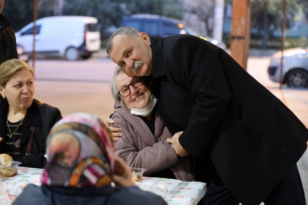 Başkan Balaban Laleli’de İftar Sofrasında