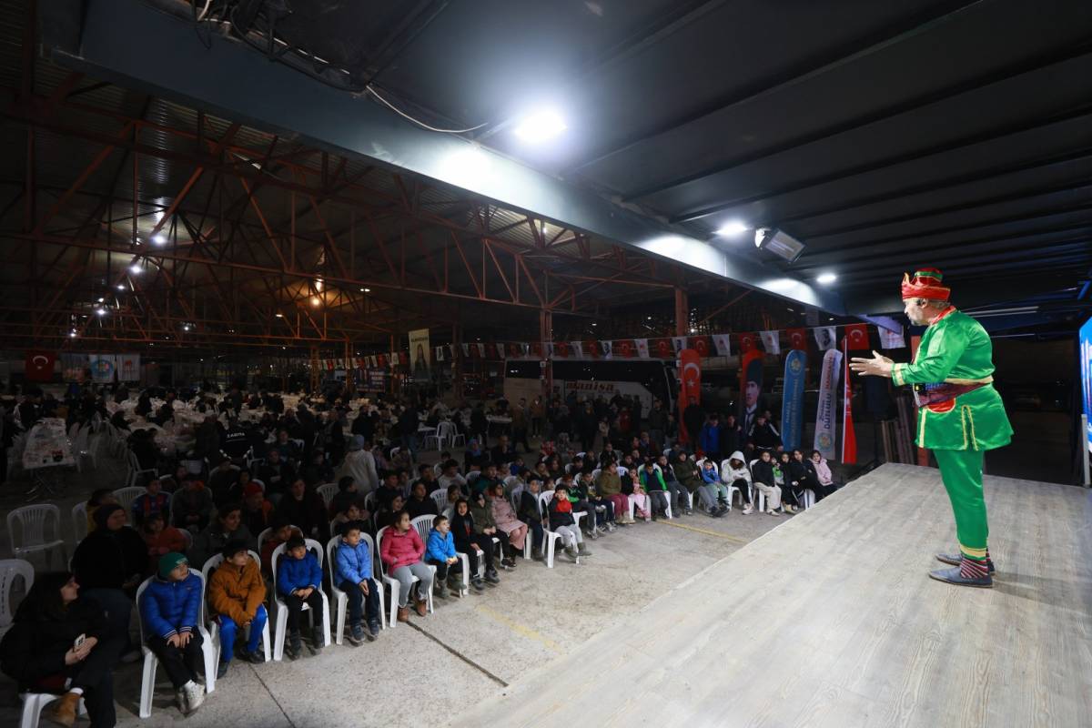 Başkan Balaban Laleli’de İftar Sofrasında