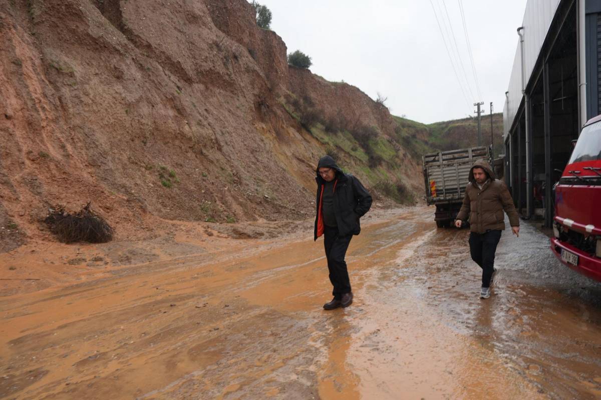 Başkan Çetin Akın Yoğun Yağış Sonrası Sahada