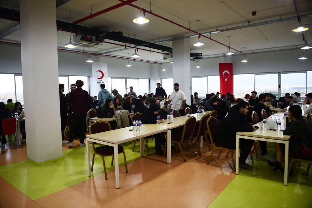 MCBÜ’lü Öğrenciler Ramazan’ın İlk İftarında Aynı Sofrada Buluştu