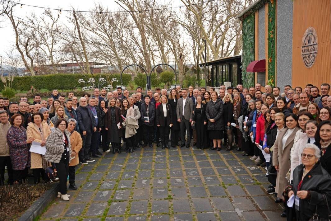 Akhisar Siyasetinde Birlik Mesajı: CHP Mahalleleri Dinledi