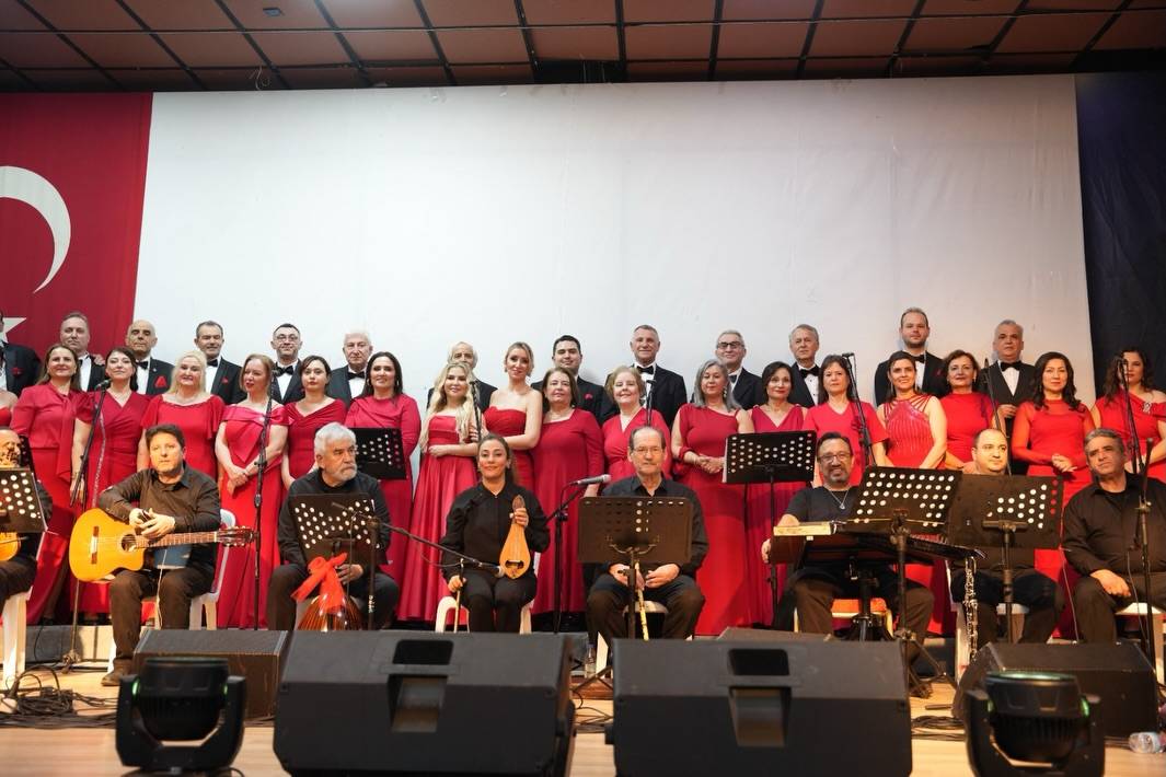 “Sevda Faslı” Konseri Akhisarlılara Unutulmaz Bir Gece Yaşattı