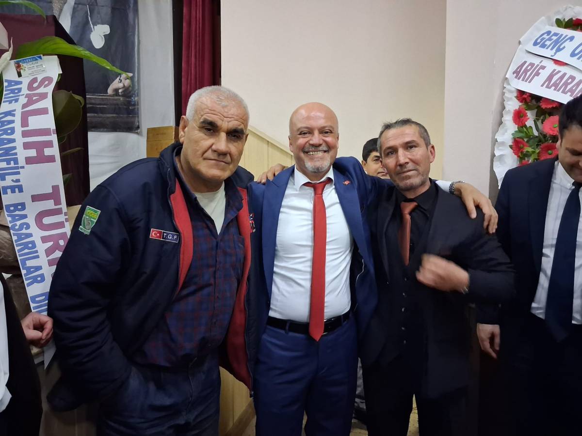 Akhisar’da Başkan Değişmedi: İsmail Ersöz Yeniden Seçildi