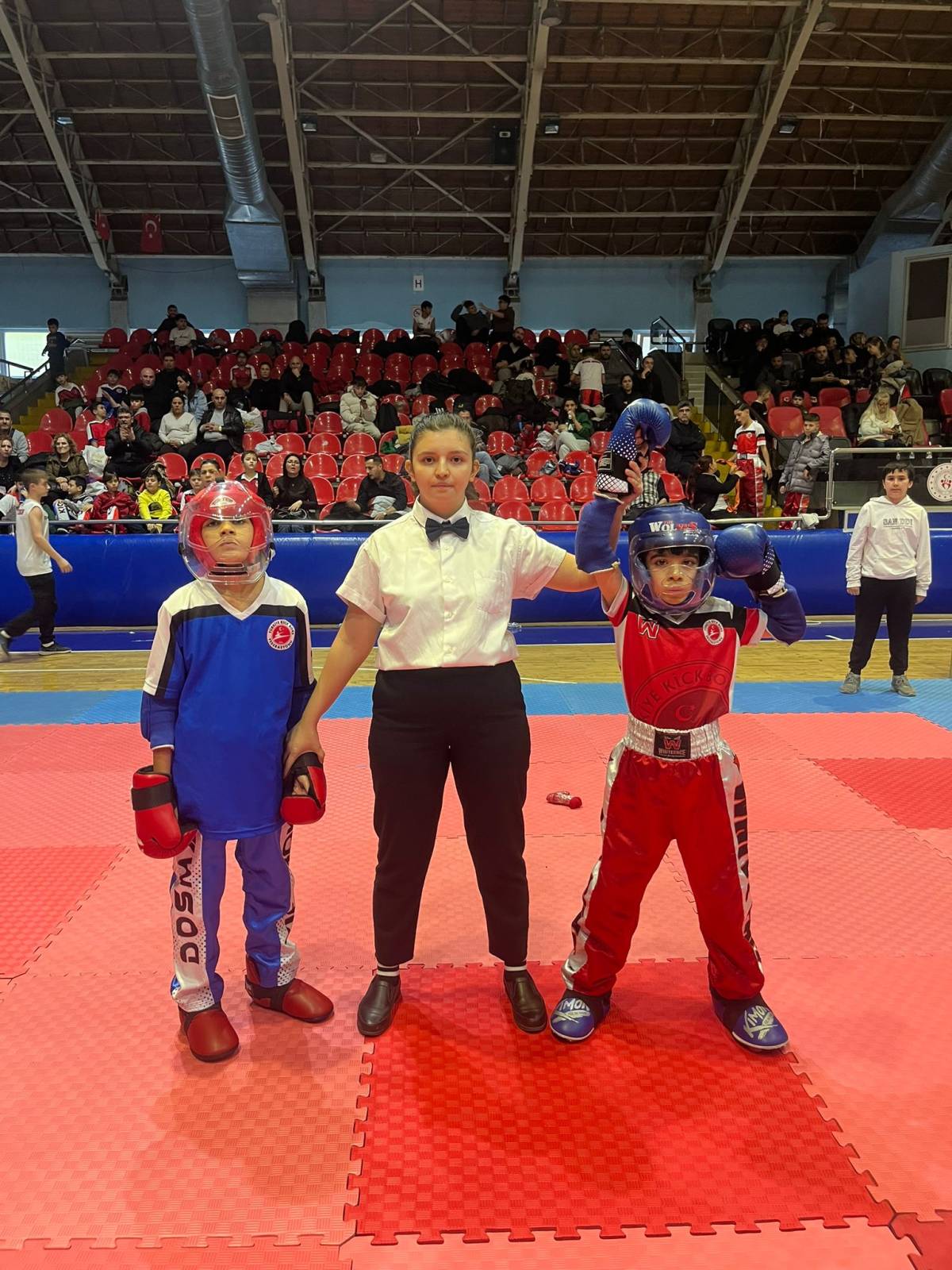 Manisa’da İller Arası Kick Boks Şöleni